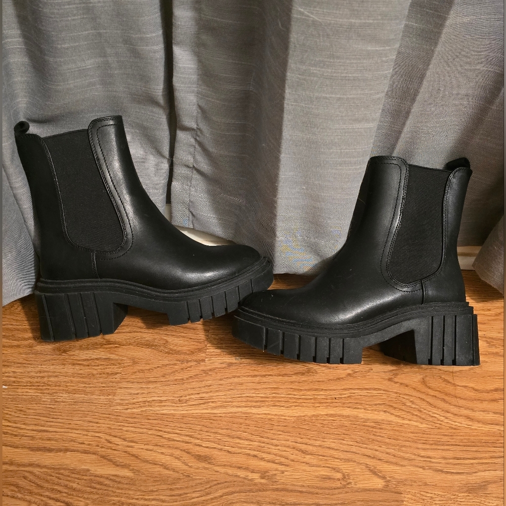 Wild Fable Black Platform Chelsea Boot